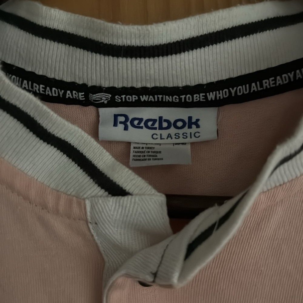 Vintage Reebok button Shirt - Picture 2 of 3